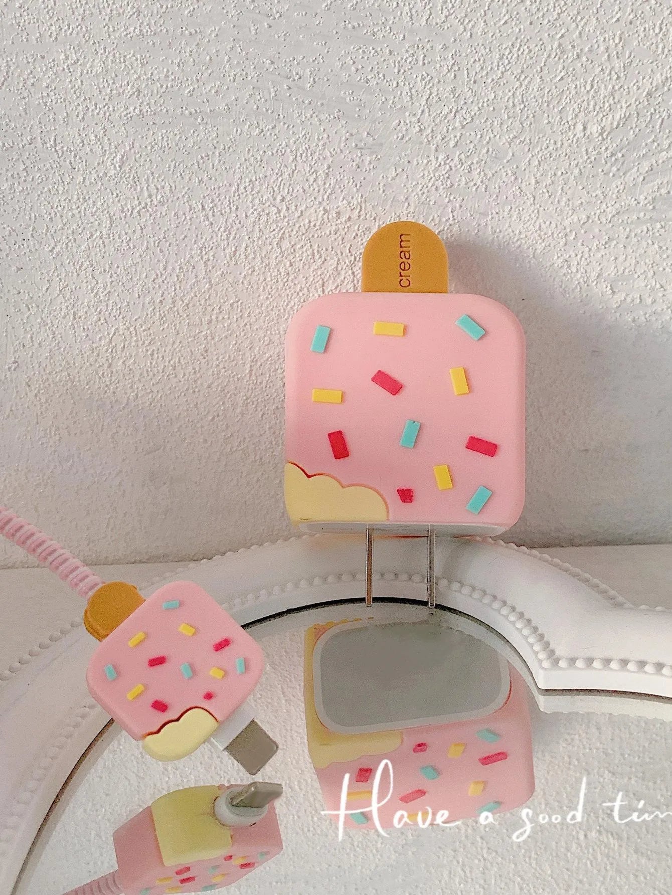 Ice Cream - iPhone 18-20W Charger Adapter and Cable Protector Case